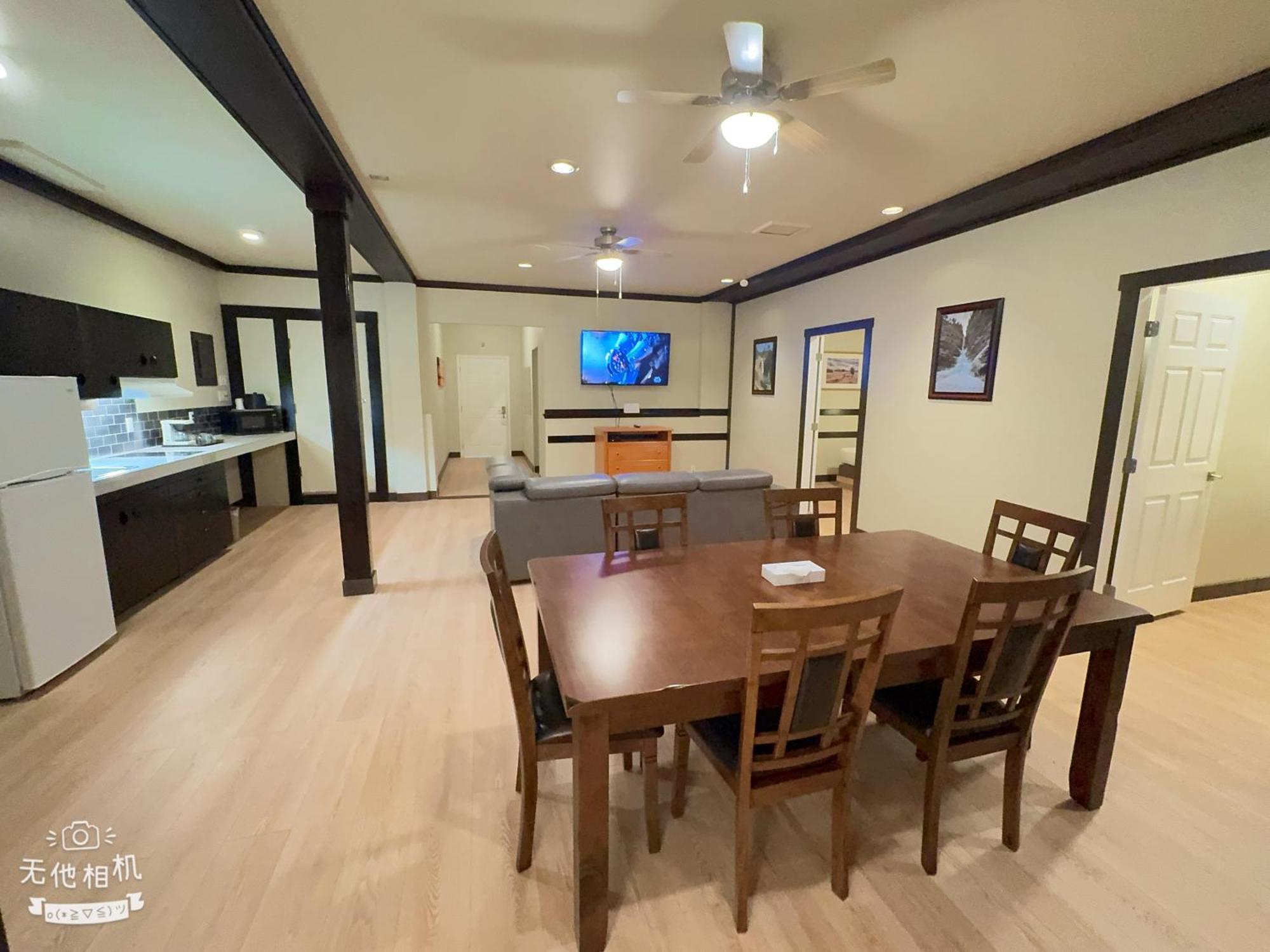 Wells Gray Inn Clearwater Exterior photo